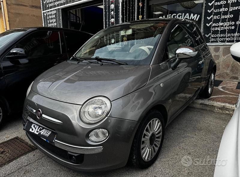 Grigio Usata 2013 Fiat 500 Lounge Tre volumi | 6800 € (Buon prezzo) - Immagine 1/4