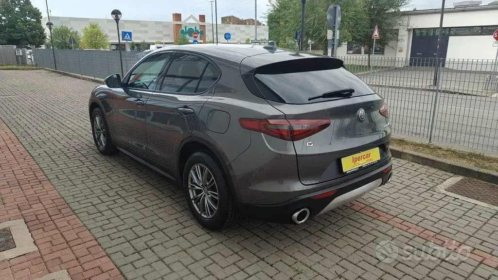 Usata Alfa Romeo Stelvio Business 190 CV (139 kW) 2021 Grigio SUV