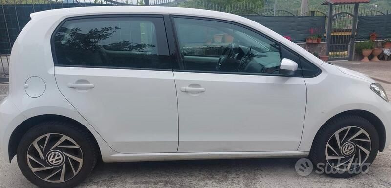 Usata VW up! Move 68 CV (50 kW) 2019 Bianco Utilitaria