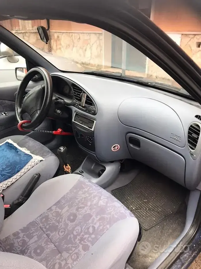Usata Ford Fiesta 75 CV (55 kW) 1998 Blu Utilitaria
