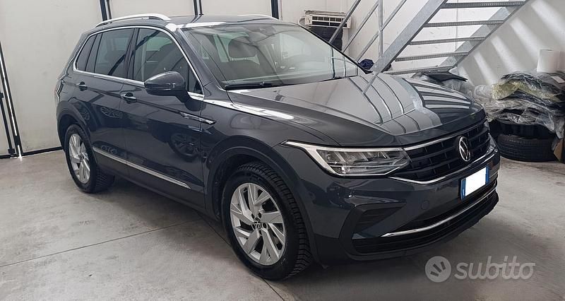 Usata VW Tiguan Life 122 CV (89 kW) 2023 Grigio SUV