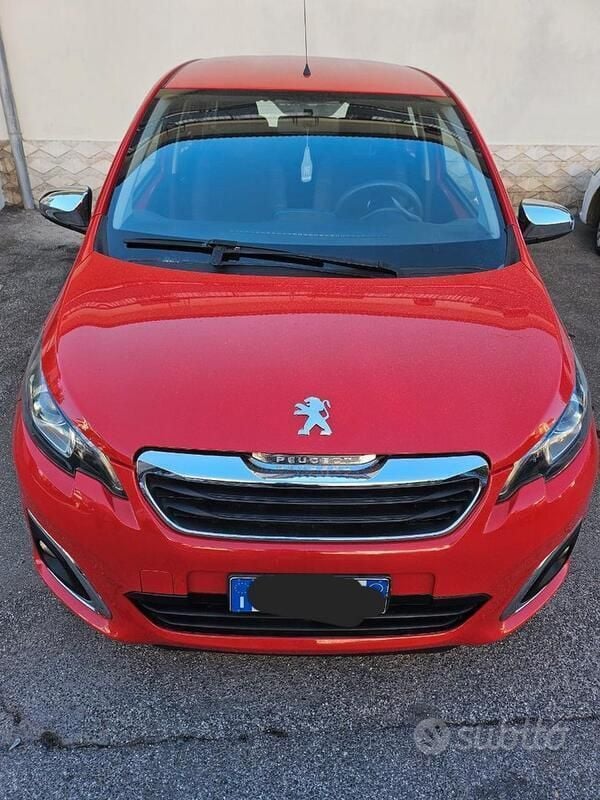 Usata 2017 Peugeot 108 Due volumi | 8900 € (Buon prezzo) - Immagine 1/4