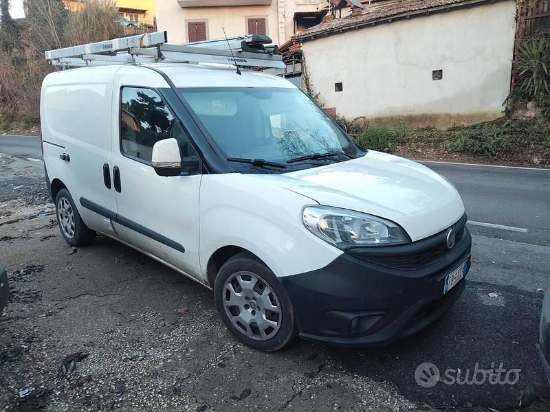 Usata Fiat Doblò 135 CV (99 kW) 2015 Bianco Monovolume