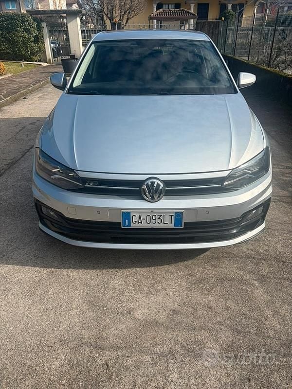 Usata VW Polo R-line 71 CV (52 kW) 2020 Grigio Utilitaria