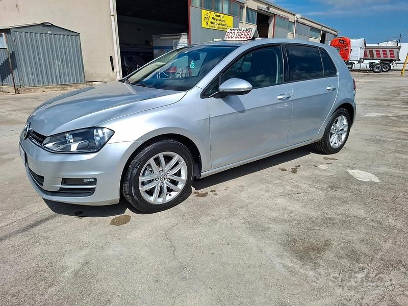 Usata VW Golf VII Highline 105 CV (77 kW) 2013 Gray Berlina