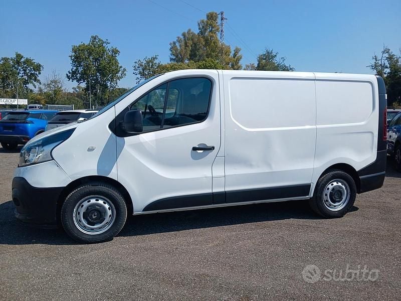 Begagnad Renault Trafic 145 HK (106 kW) 2018 Vit Minibuss