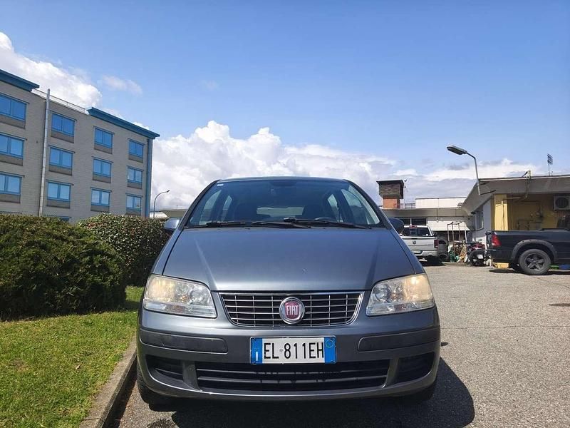 Usata Fiat Idea Active 77 CV (56 kW) 2012 Grigio Monovolume