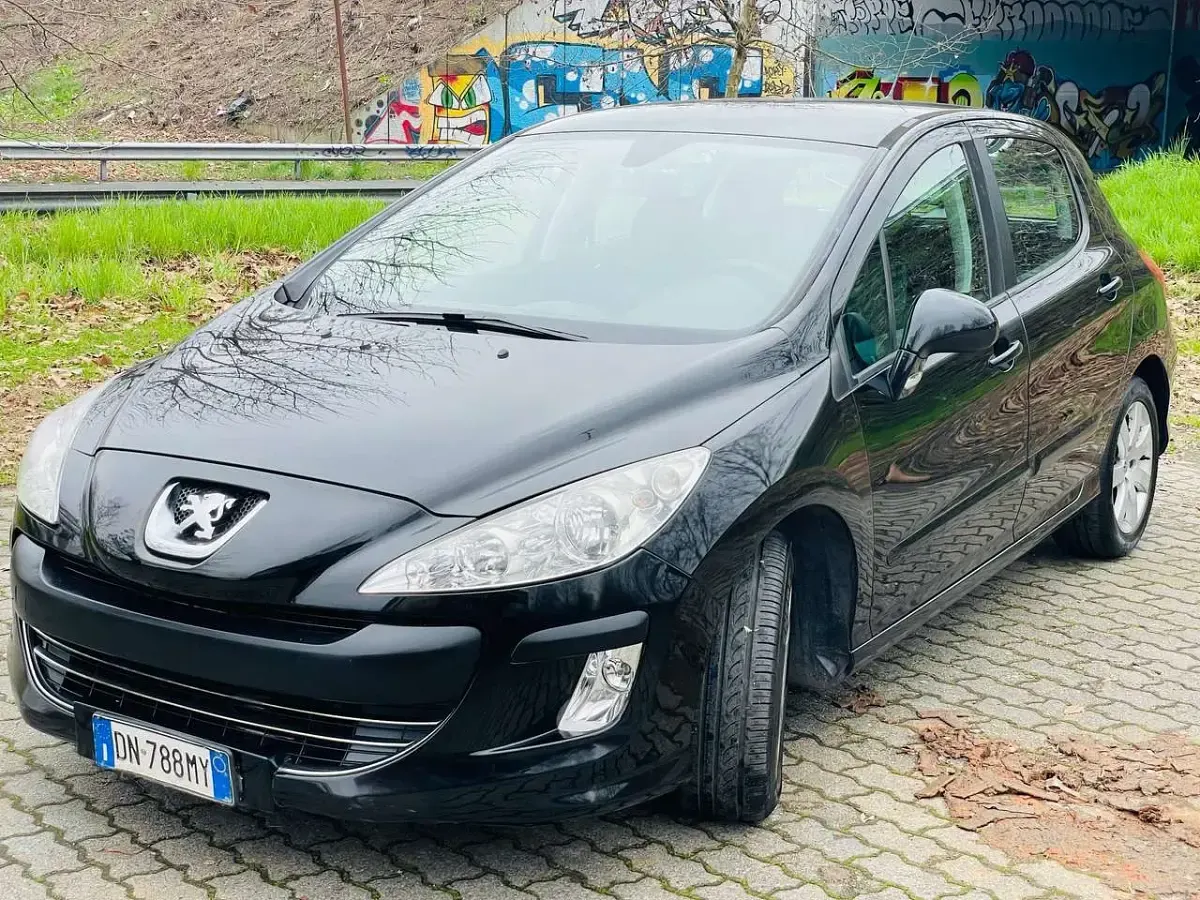 Usata Peugeot 308 120 CV (88 kW) 2008 Nero Berlina