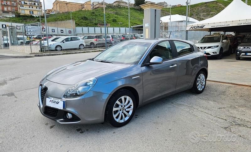 Usata Alfa Romeo Giulietta Super 120 CV (88 kW) 2016 Grigio Utilitaria
