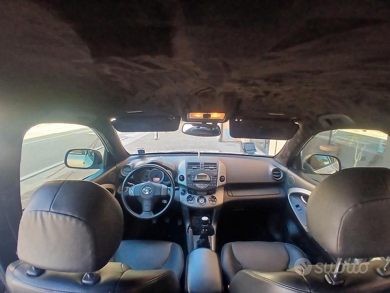 Usata Toyota RAV4 Executive 177 CV (130 kW) 2008 Grigio SUV