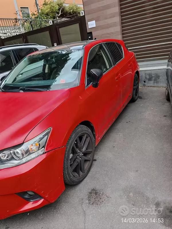Usata Lexus CT200h 99 CV (72 kW) 2021 Rosso Station wagon