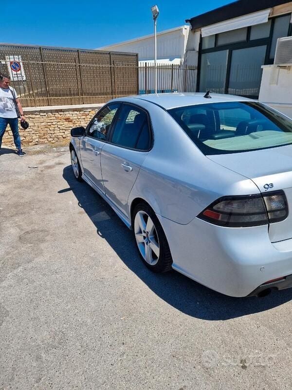 Grigio Usata 2009 Saab 9-3 Tre volumi | 4000 € (Cara) - Immagine 1/4