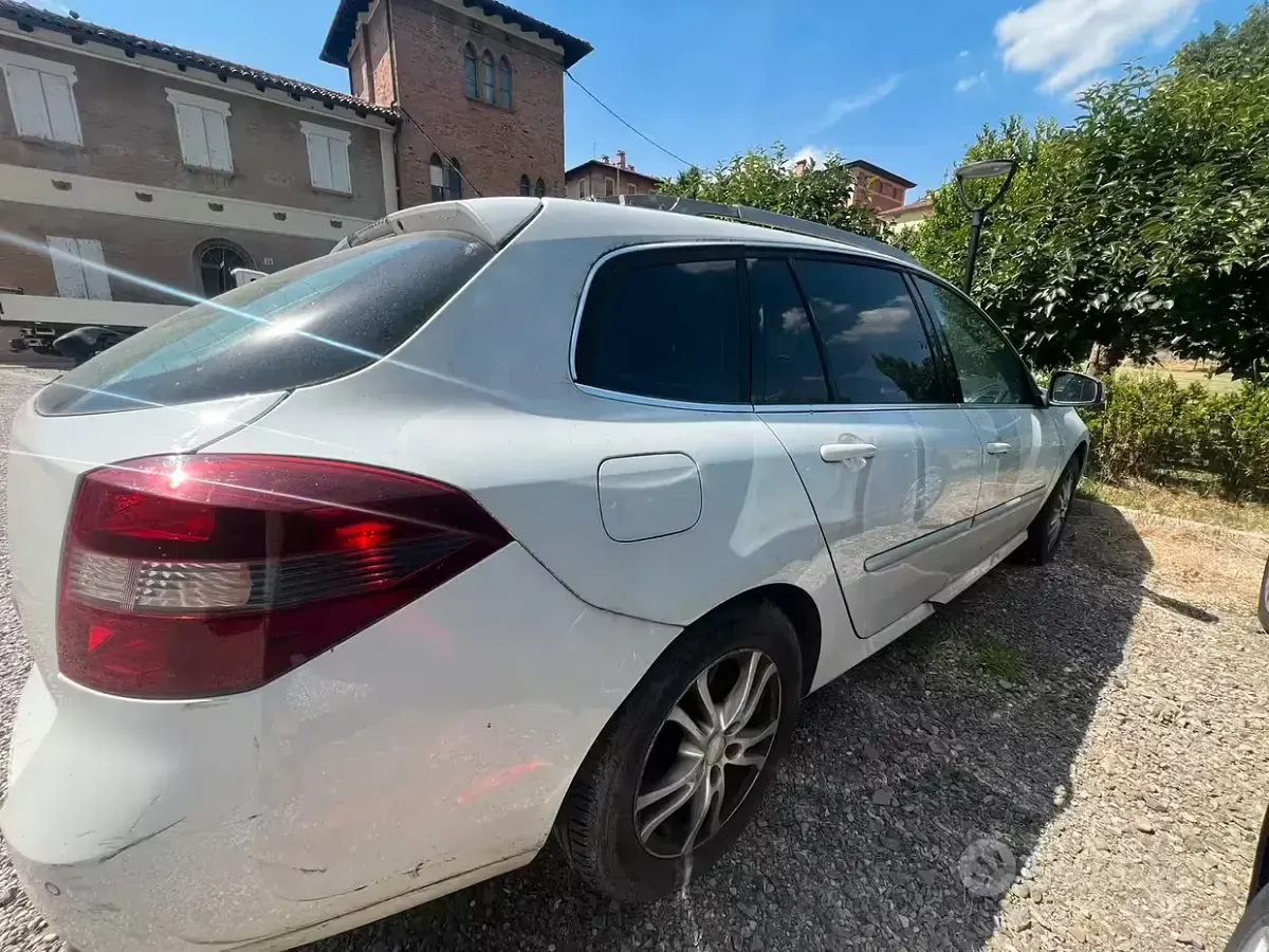 Usata Renault Laguna III 2011 Bianco Station wagon