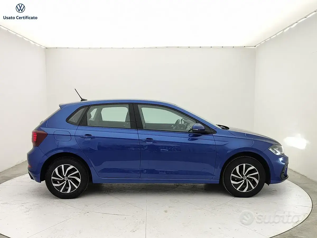 Usata VW Polo Life 95 CV (69 kW) 2025 Blu Utilitaria