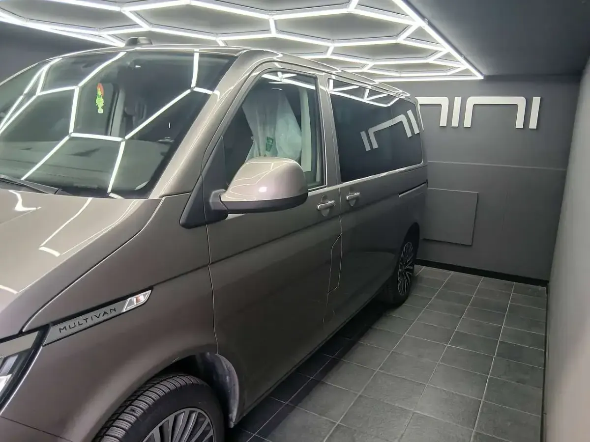 Usata VW Multivan 204 CV (150 kW) 2022 Grigio Monovolume
