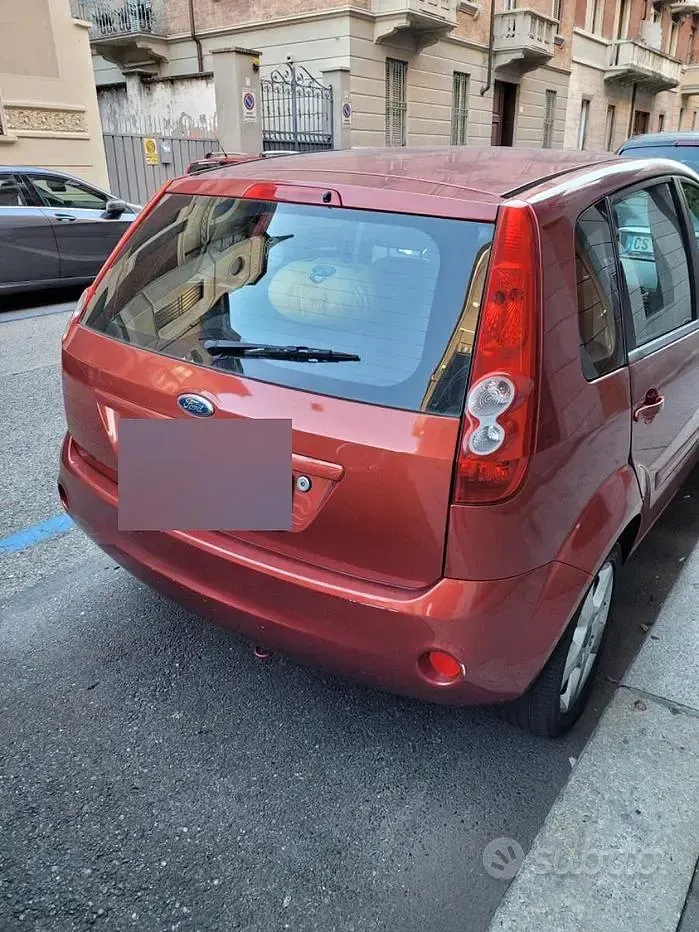 Usata Ford Fiesta 75 CV (55 kW) 2007 Utilitaria