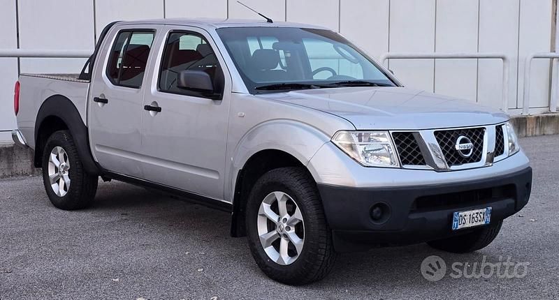 Usata Nissan Navara XE 171 CV (125 kW) 2008 Grigio Pick-up