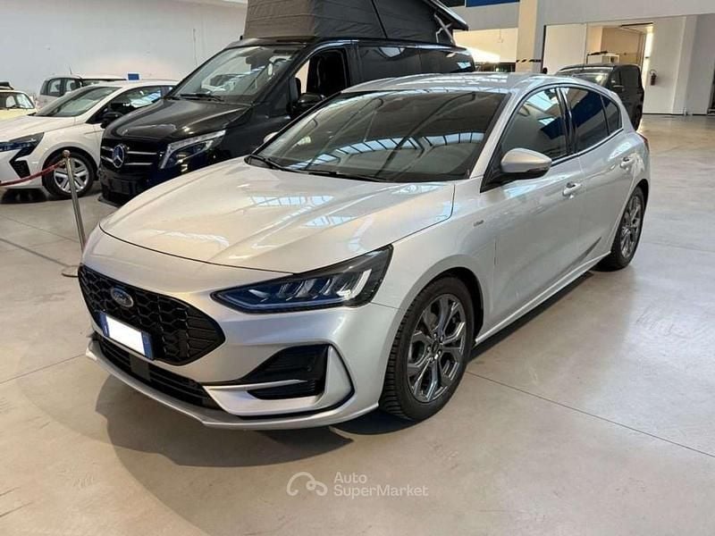 Usata Ford Focus ST-Line 116 CV (85 kW) 2024 Argento metallizzato Berlina