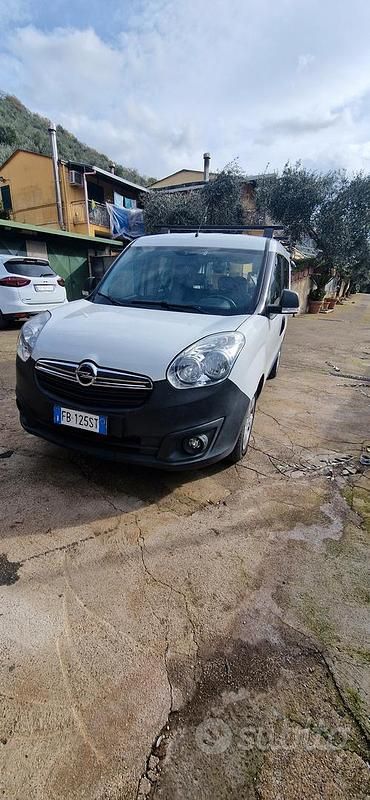 Usata Opel Combo 105 CV (77 kW) 2015 Bianco Monovolume