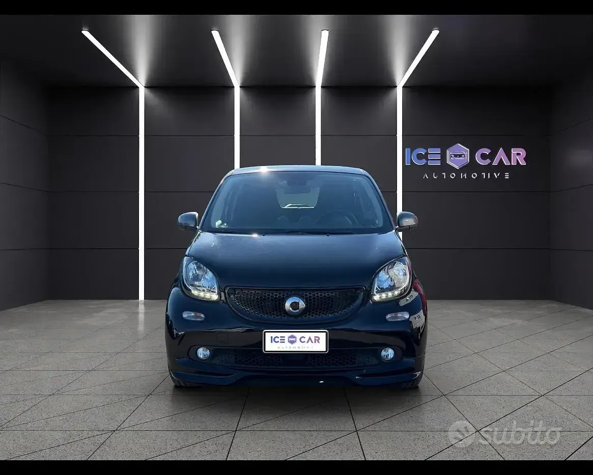Usata Smart ForFour Superpassion 71 CV (52 kW) 2019 Nero Utilitaria