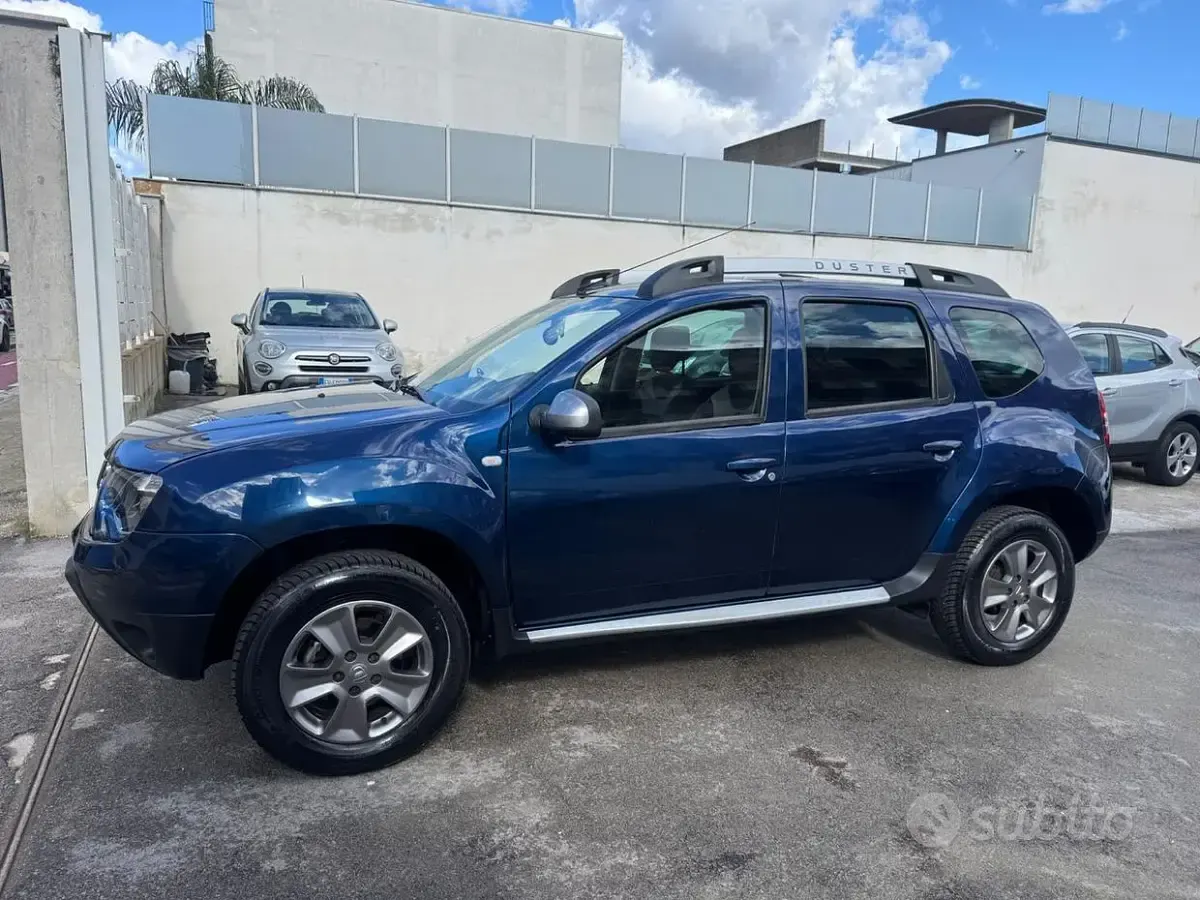 Usata Dacia Duster Lauréate 110 CV (80 kW) 2015 Blu SUV