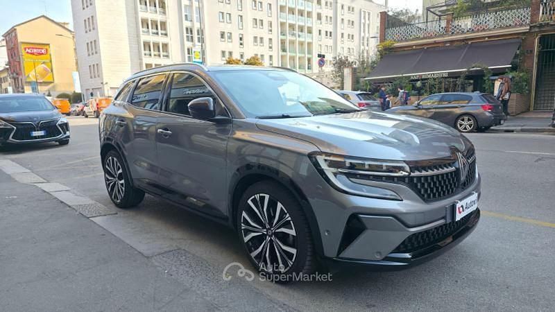 Usata Renault Austral Iconic 131 CV (96 kW) 2023 Grigio SUV