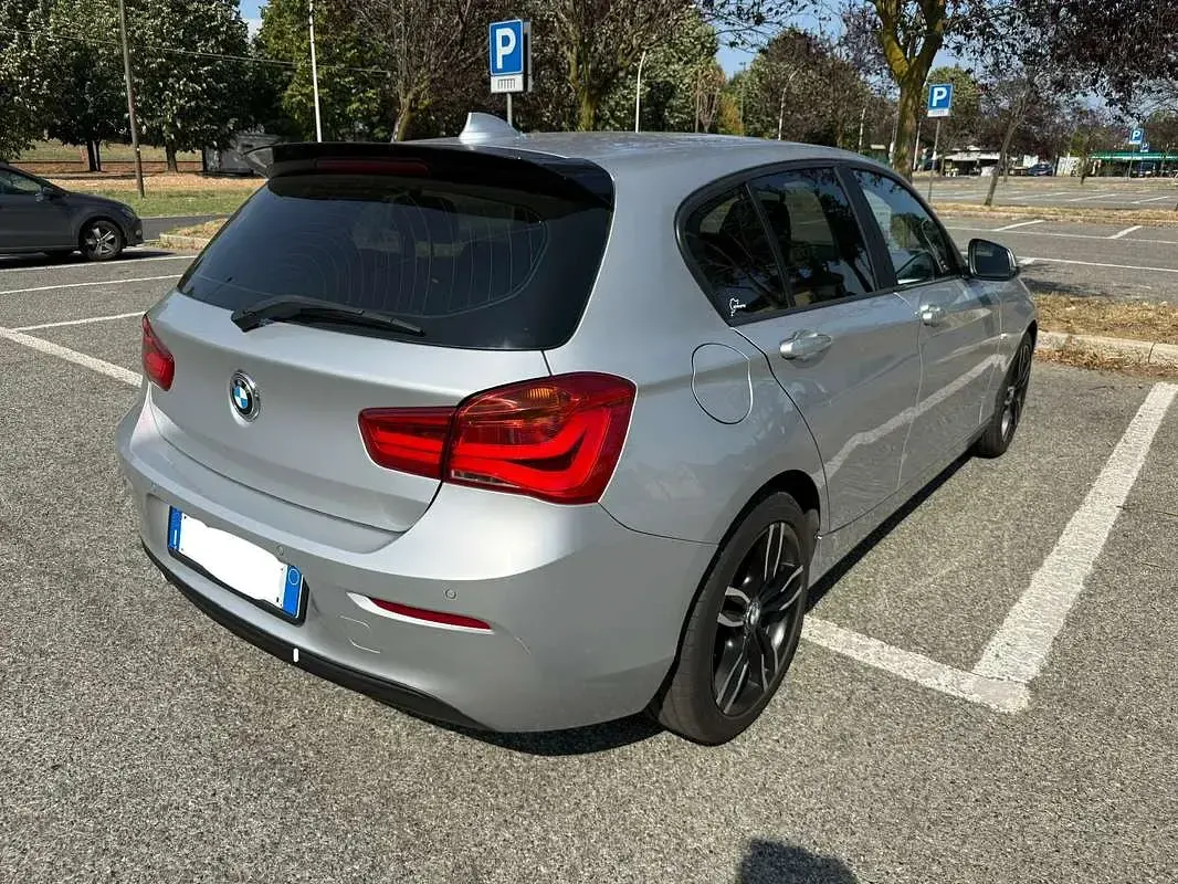 Usata BMW 118 Efficient Dynamics 150 CV (110 kW) 2017 Argento Berlina