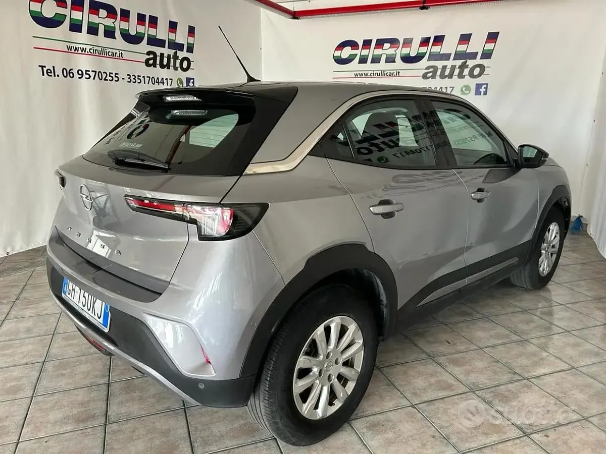 Usata Opel Mokka Elegance 101 CV (74 kW) 2022 Grigio scuro metallizzato SUV
