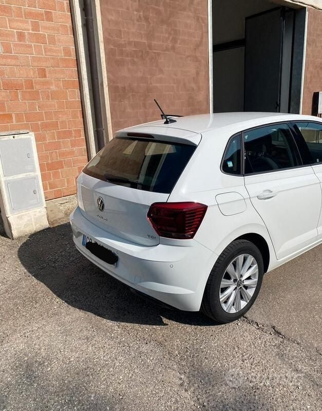 Usata VW Polo 90 CV (66 kW) 2023 Bianco Utilitaria
