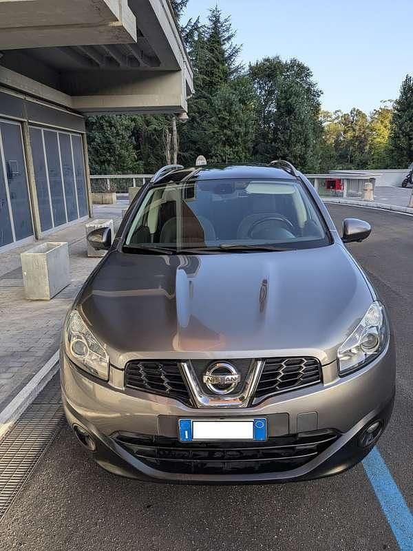 Argento Usata 2013 Nissan Qashqai +2 Tekna SUV | 6750 € (Super prezzo) - Immagine 1/4