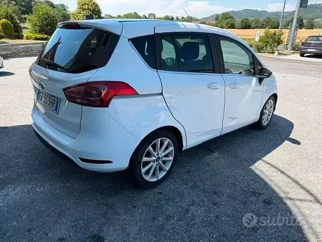 Usata Ford B-MAX Business Edition 95 CV (69 kW) 2015 Bianco Monovolume