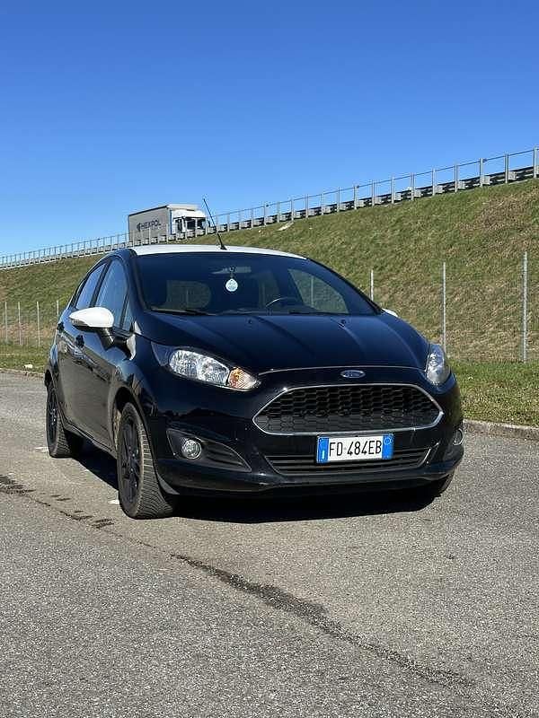 Usata Ford Fiesta 101 CV (74 kW) 2016 Berlina