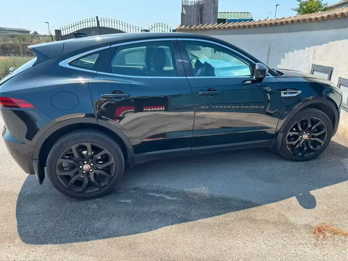 Usata Jaguar E-Pace 150 CV (110 kW) 2019 Nero SUV