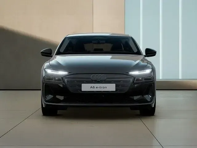 Nuova Audi A6 e-tron S-Line 210 kW (286 CV) 2025 Grigio magnete Station wagon
