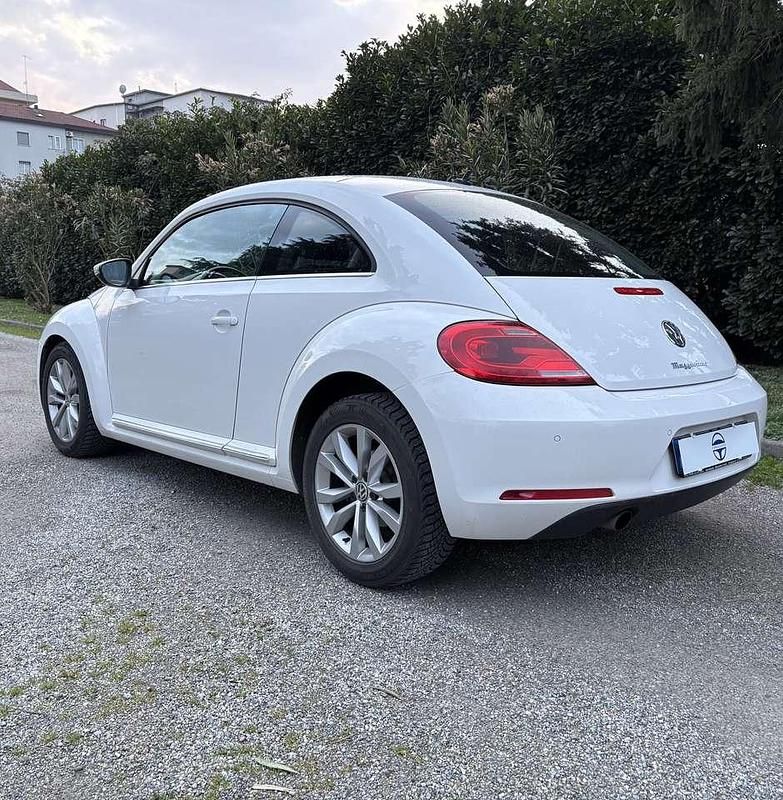 Usata VW Beetle 105 CV (77 kW) 2012 Bianco Utilitaria
