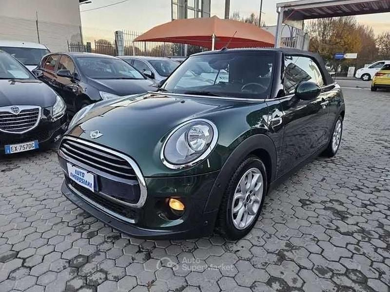Usata Mini Cooper Cabriolet Hype 116 CV (85 kW) 2016 Verde Cabrio