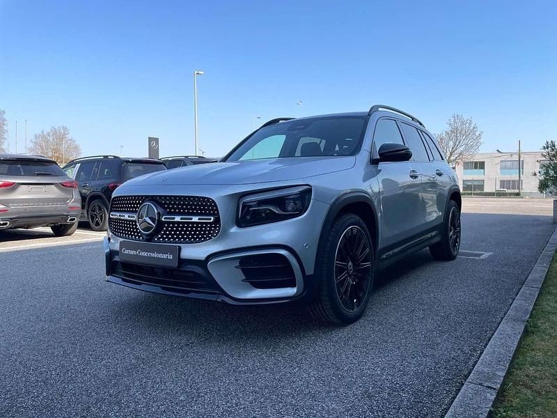 Nuova Mercedes GLB200 150 CV (110 kW) 2026 Argento hightech SUV
