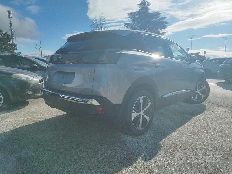 Usata Peugeot 3008 Allure 131 CV (96 kW) 2022 Grigio SUV