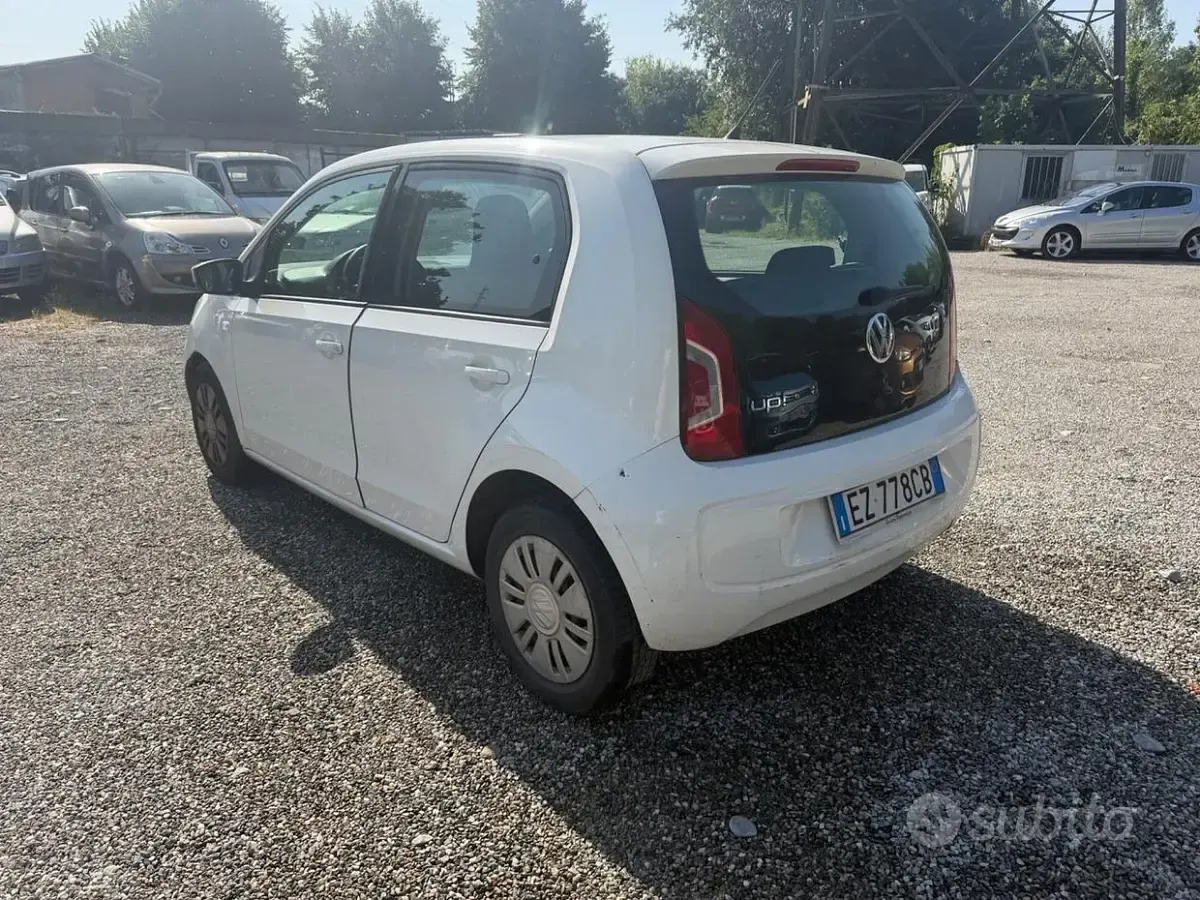 Usata VW up! CLUB 60 CV (44 kW) 2015 Bianco Utilitaria