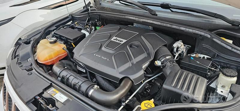 Usata Jeep Grand Cherokee Overland 250 CV (183 kW) 2015 Bianco SUV
