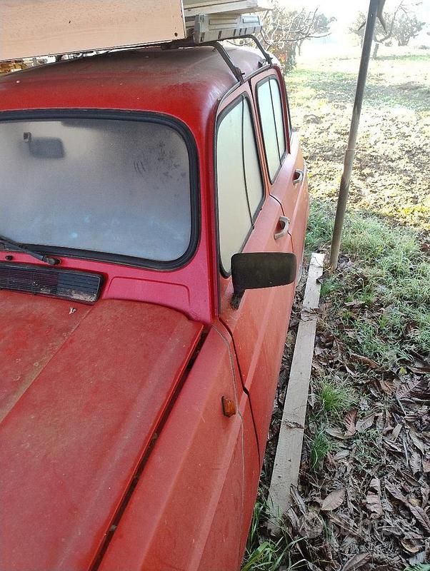 Rosso Usata 1981 Renault R4 Tre volumi | 3000 € - Immagine 1/4