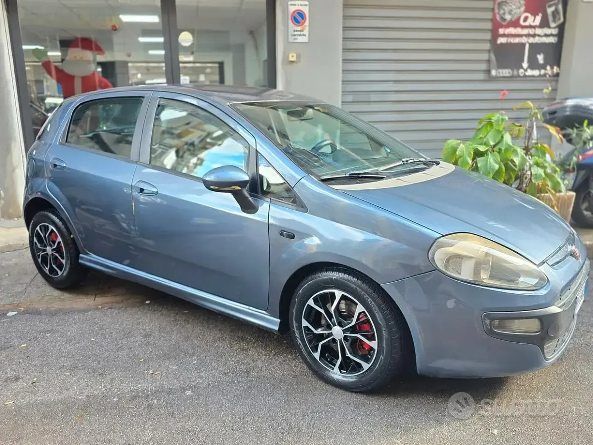 Usata Fiat Punto Easy 85 CV (62 kW) 2012 Blu Utilitaria