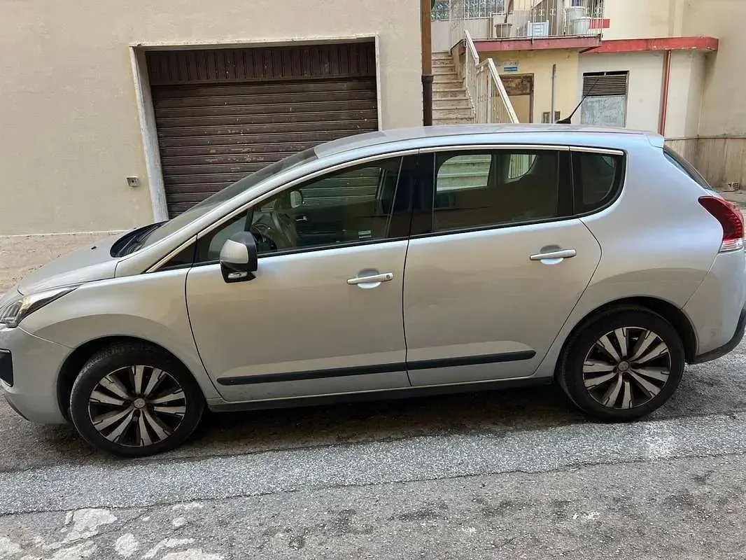 Usata Peugeot 3008 Business-Line 114 CV (83 kW) 2015 Station wagon