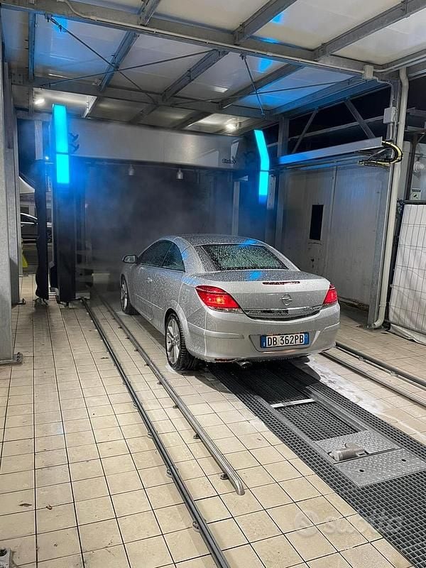 Usata Opel Astra Cabriolet 150 CV (110 kW) 2006 Grigio Cabrio