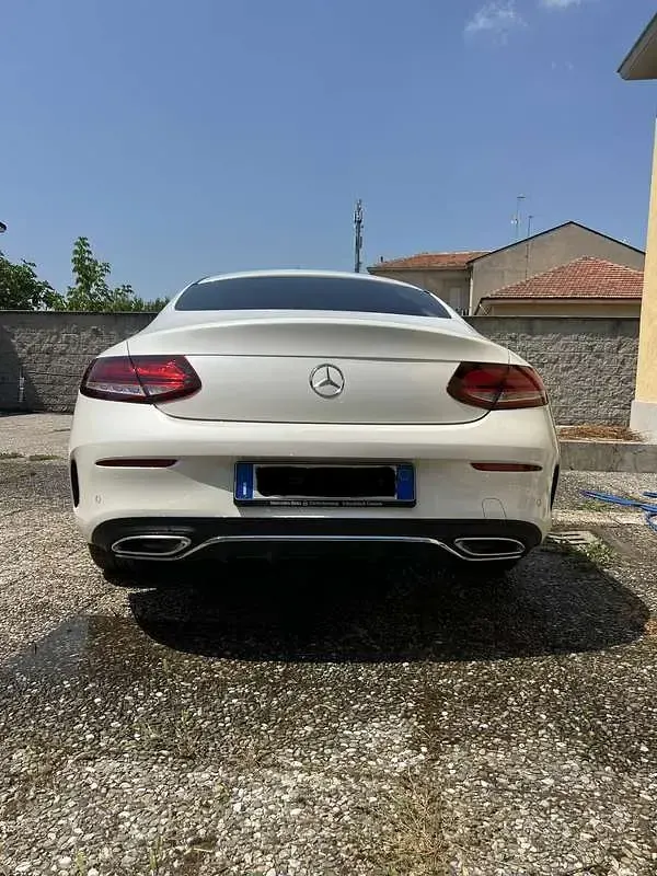 Usata Mercedes C180 Premium 156 CV (114 kW) 2022 Coupé