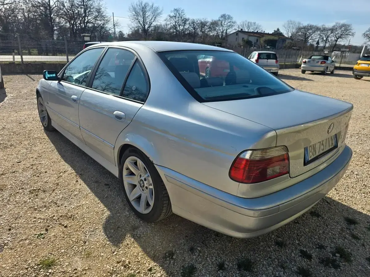 Usata BMW 525 163 CV (119 kW) 2001 Argento Berlina