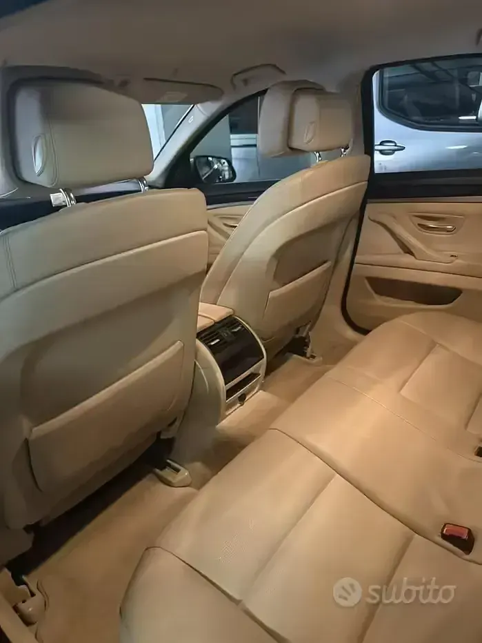 Usata BMW 520 184 CV (135 kW) 2012 Nero Berlina