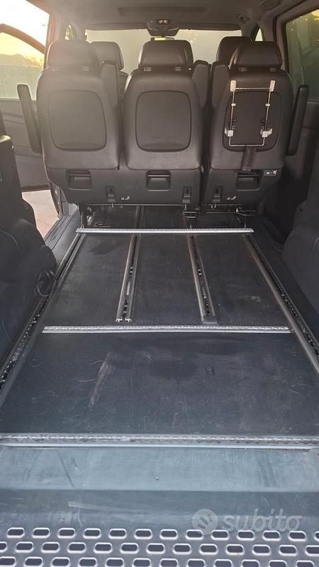 Begagnad Mercedes Vito 2011 Svart Van