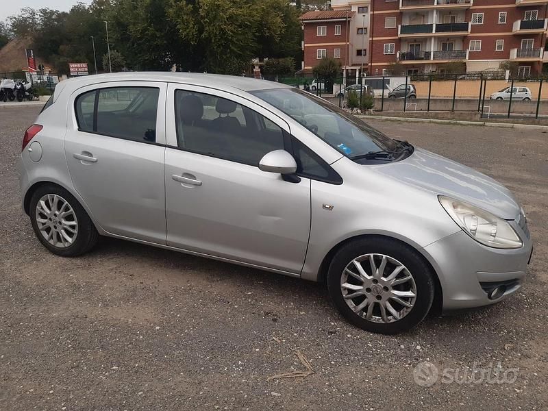 Usata Opel Corsa 80 CV (58 kW) 2010 Grigio Utilitaria
