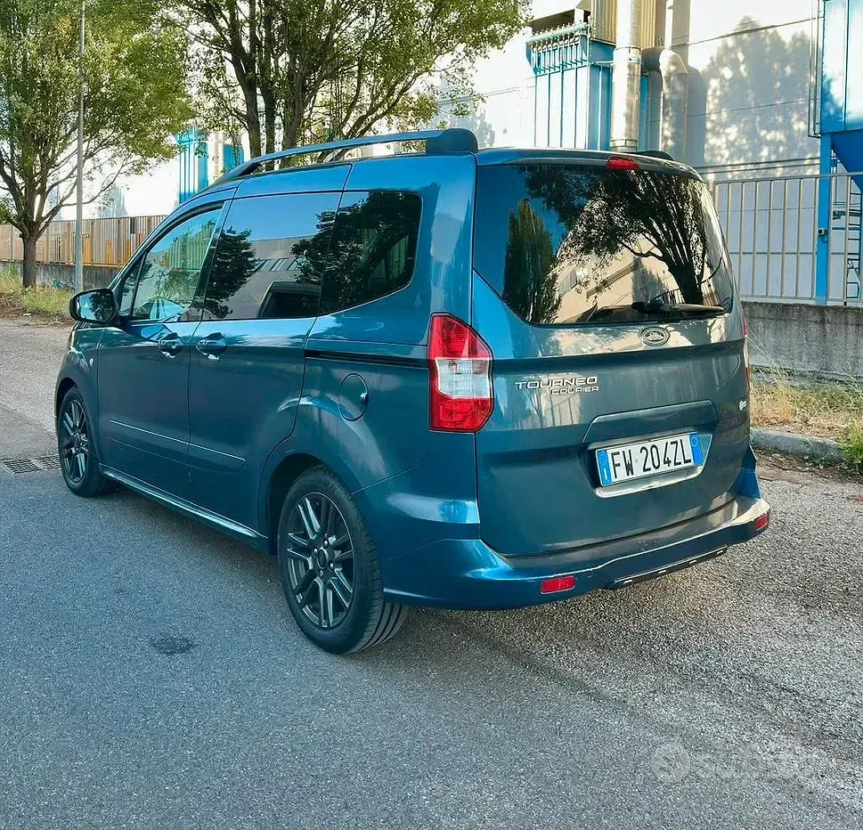 Usata Ford Tourneo Courier 75 CV (55 kW) 2019 Monovolume